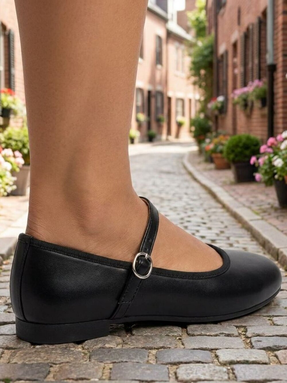 NWT Wild Diva Black Faux Leather Mary Jane Flats - Picture 3 of 6